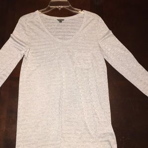 Long sleeve t-shirt.